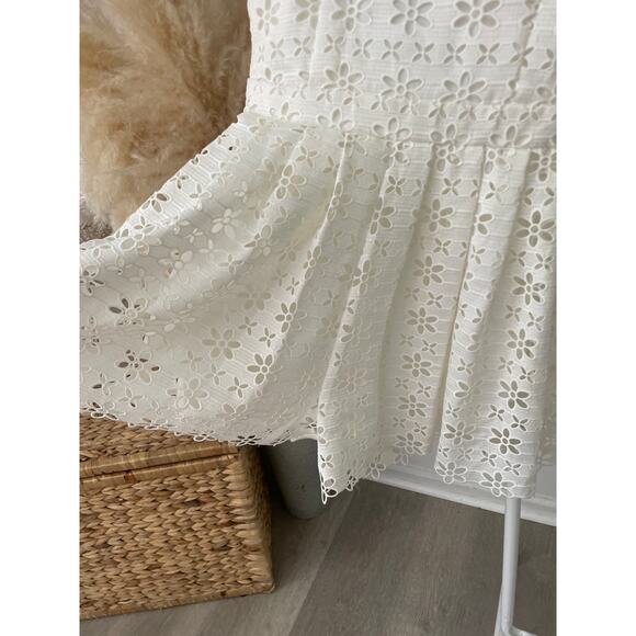 Yumi Kim White Eyelet Romper Medium Jumpsuit - Picture 5 of 8